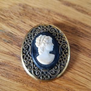 Robbins Co. Attlboro cameo brooch